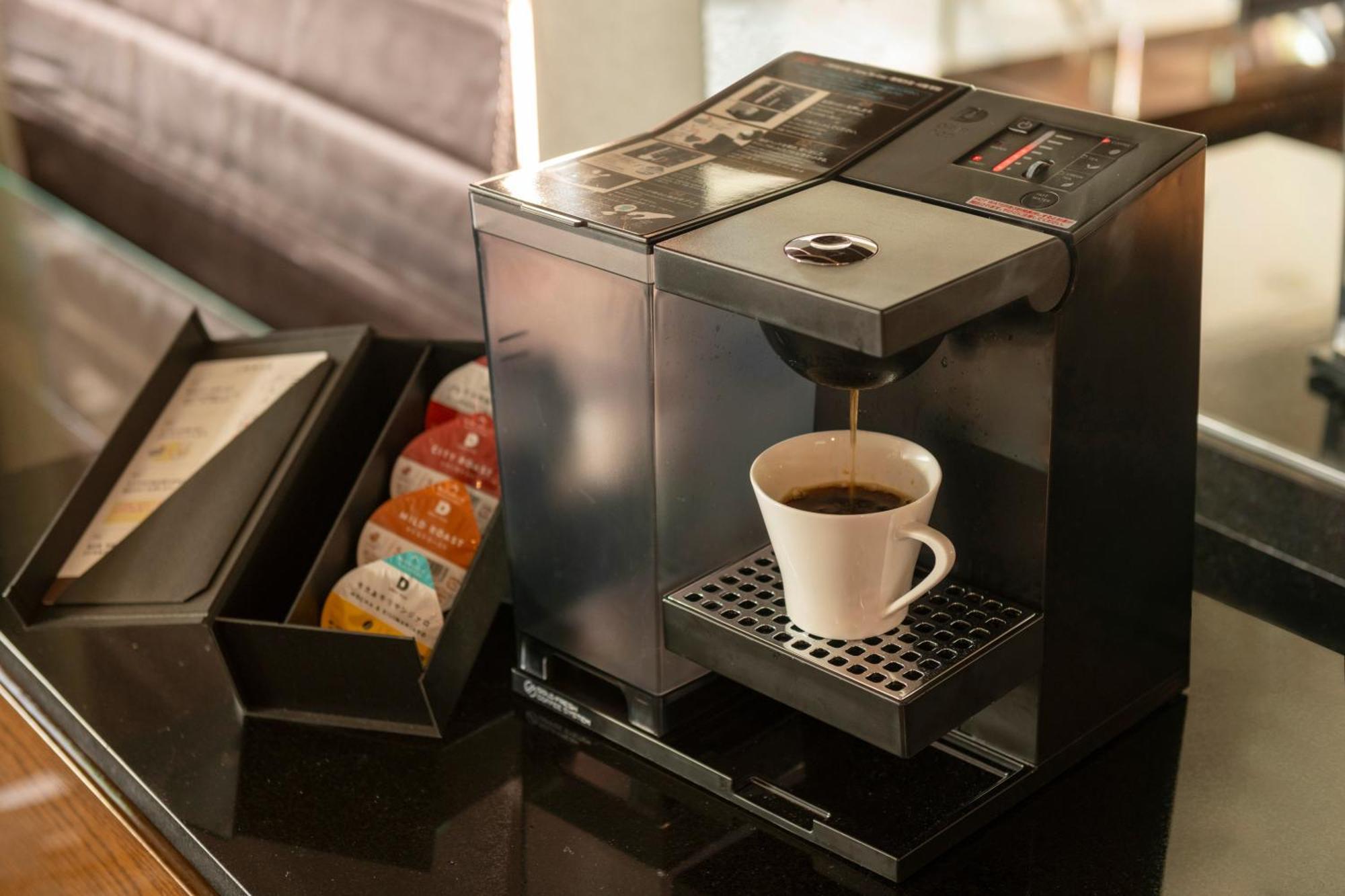 Urayasu Brighton Hotel Tokyo Bay מראה חיצוני תמונה A Nespresso Professional machine