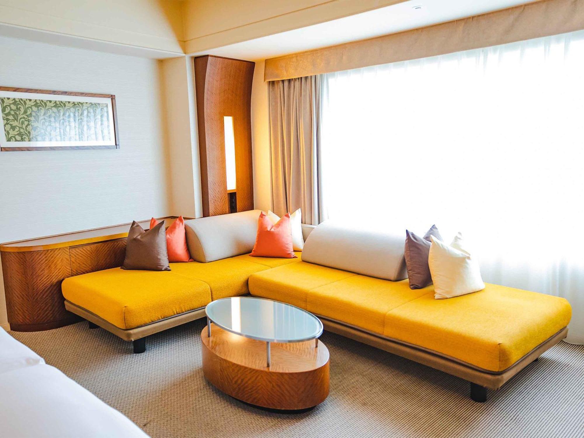 Urayasu Brighton Hotel Tokyo Bay מראה חיצוני תמונה A sofa