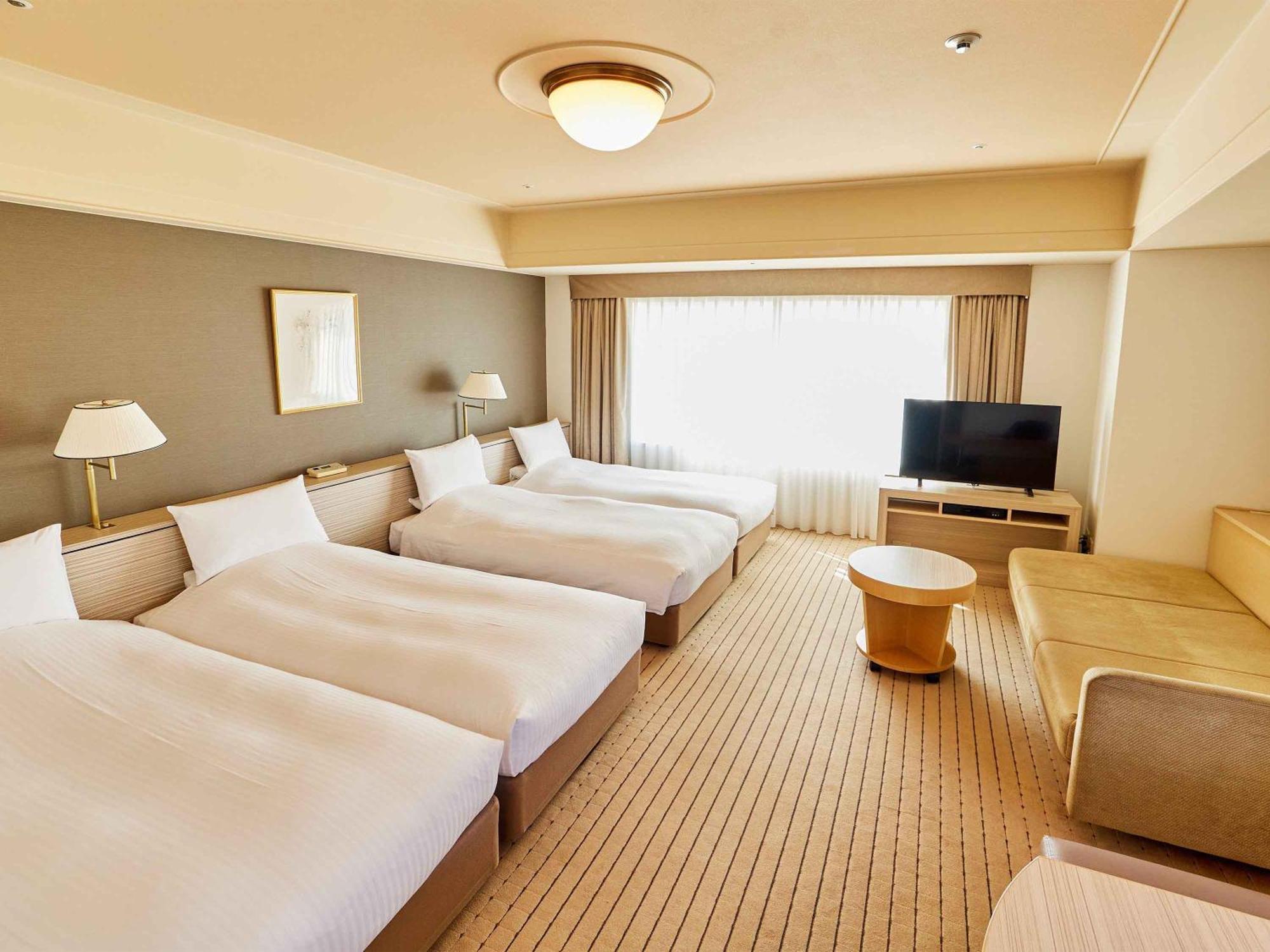 Urayasu Brighton Hotel Tokyo Bay מראה חיצוני תמונה A typical hotel room