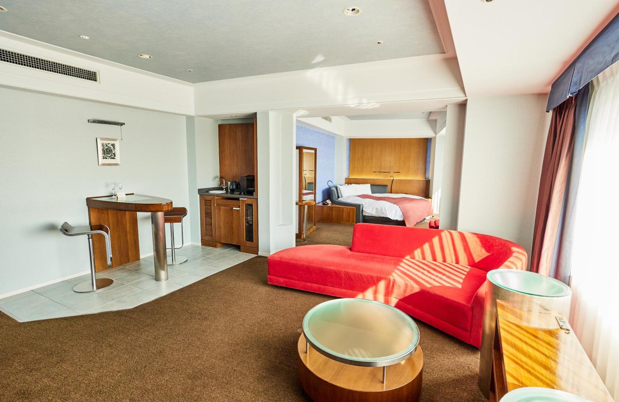 Urayasu Brighton Hotel Tokyo Bay מראה חיצוני תמונה
