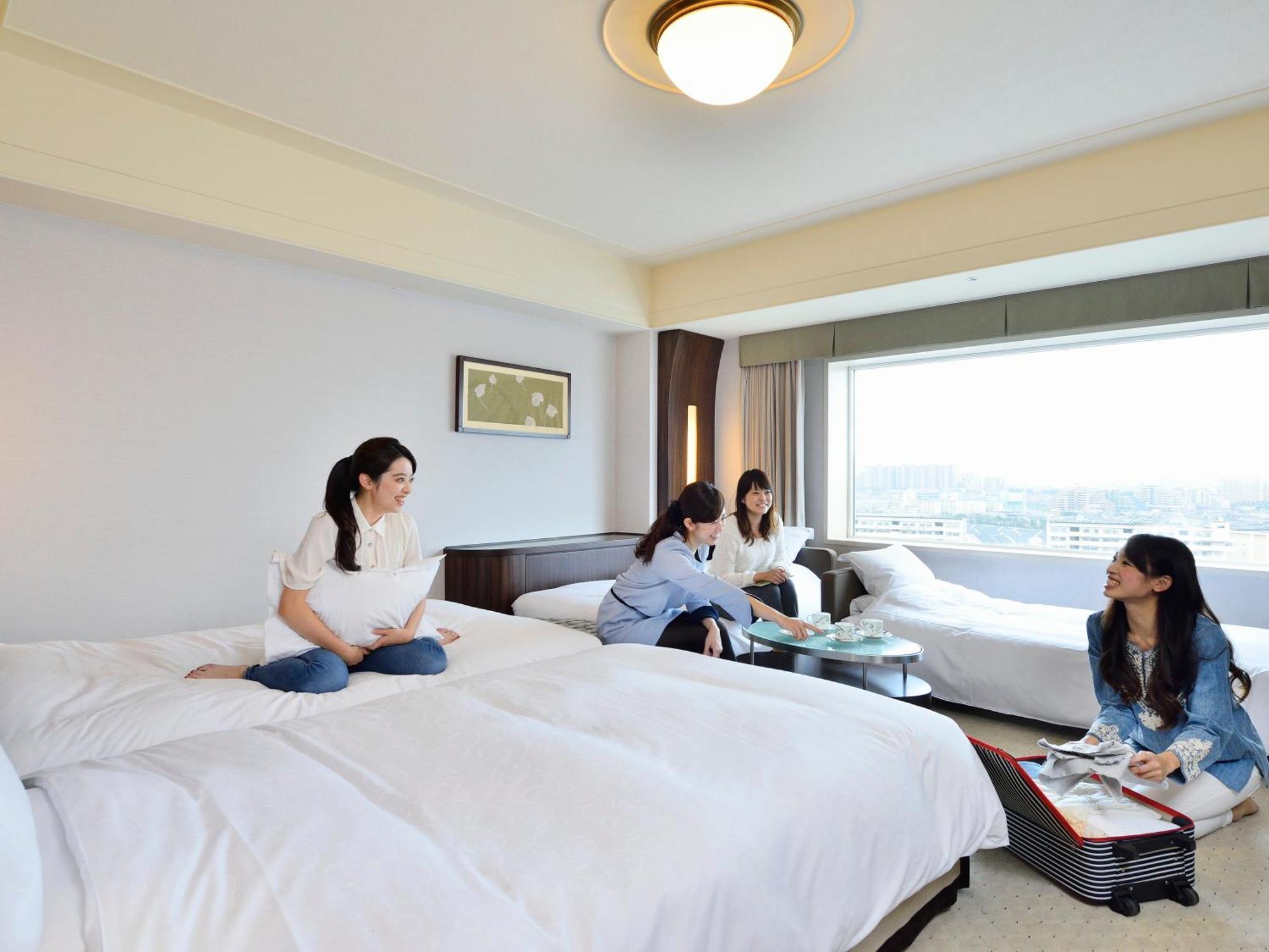 Urayasu Brighton Hotel Tokyo Bay מראה חיצוני תמונה